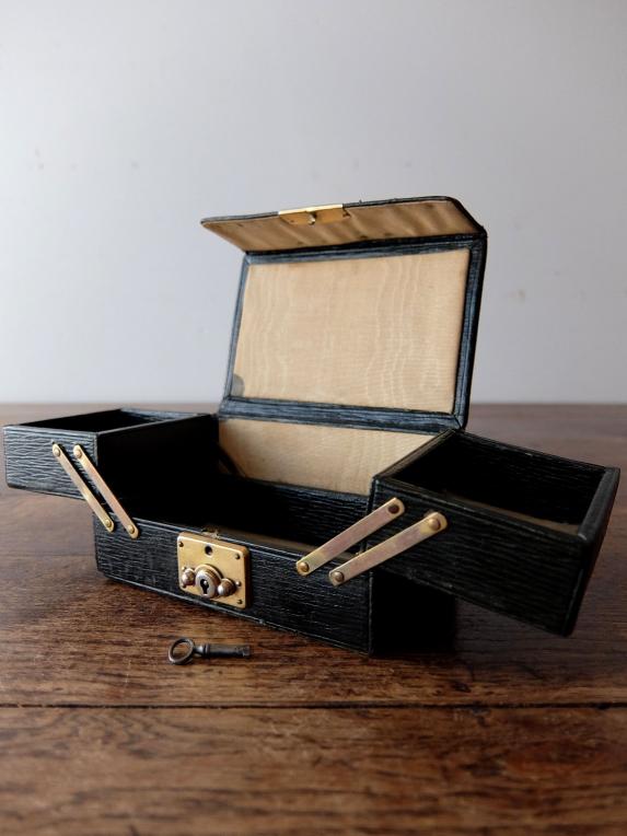 Antique Jewelry Case (A1219)