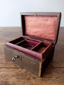 Antique Jewelry Case (A0120)