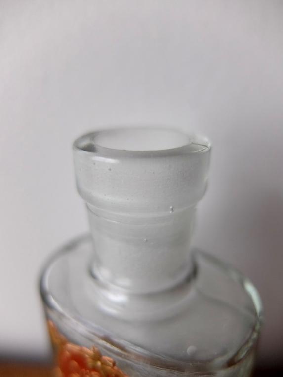 Perfume Bottle (N0117)
