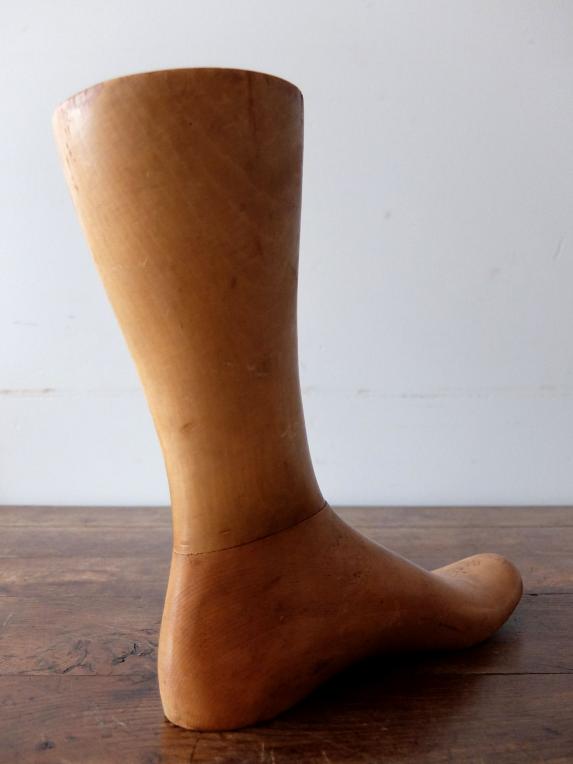 Mannequin's Foot (A0121)
