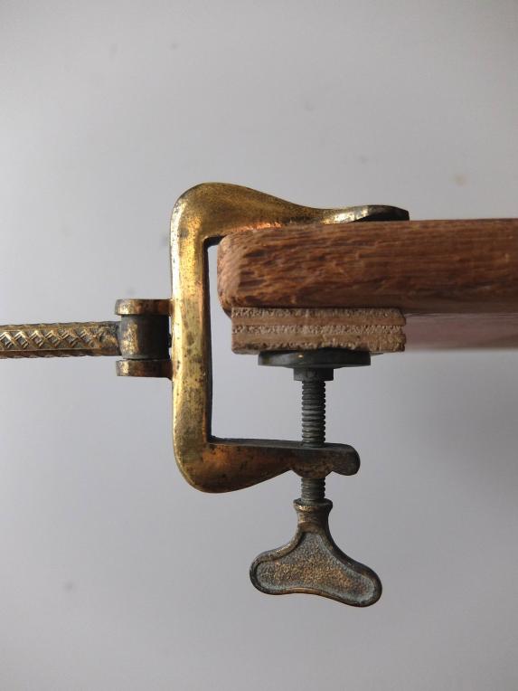 Adjustable Brass Holder (B0118)