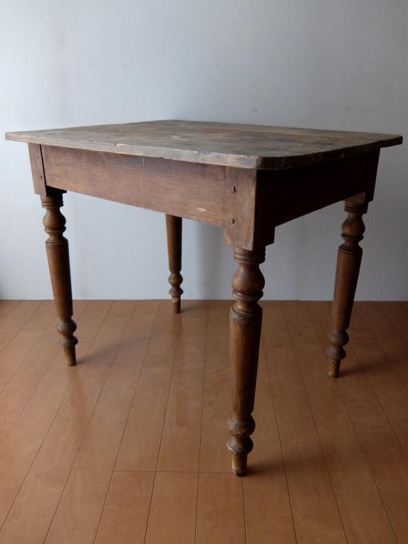 French Table (A0319)