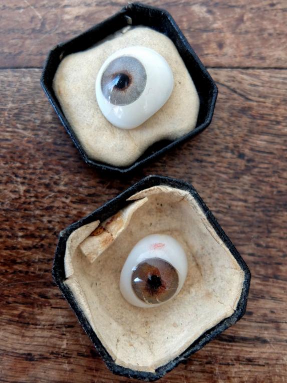 Prosthetic Glass Eyes with Box (A0417)