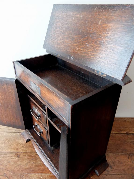Small Wooden Cabinet (A0418)