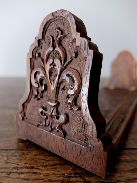 Carved Bookend (A0517)