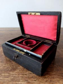 Antique Jewelry Case (D0519)