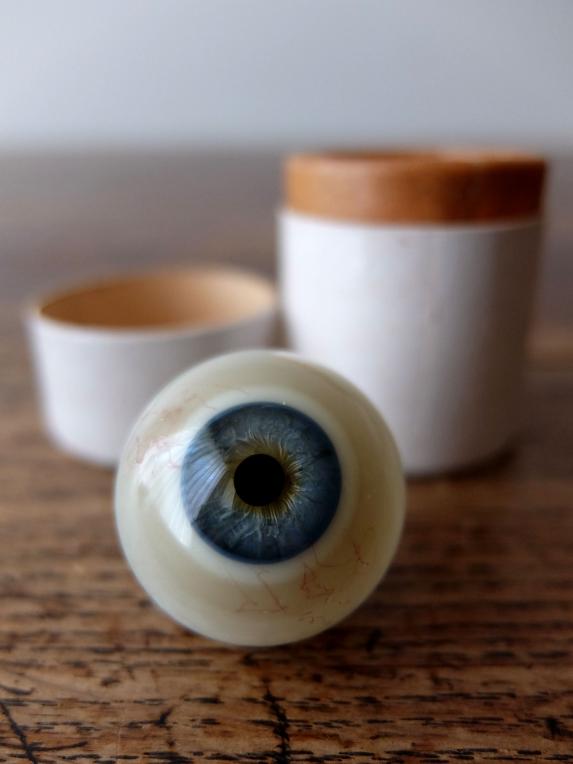 Prosthetic Glass Eye with Box (EF0518-01X)