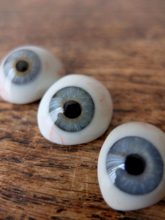 Prosthetic Glass Eyes with Box (A0517)
