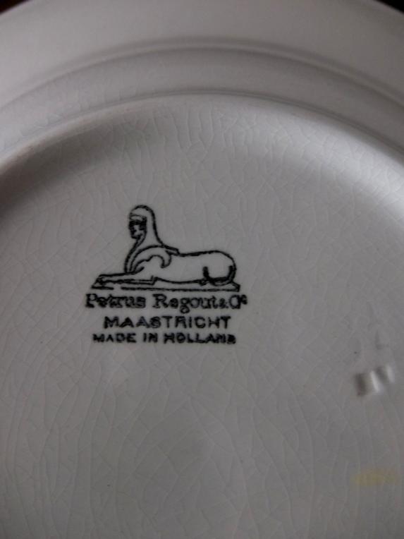 Petrus Regout 【Maastricht】 White Plate (A0615)