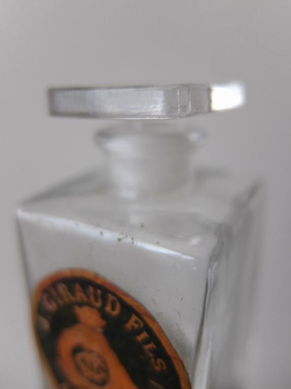 Perfume Bottle (A0617-05)