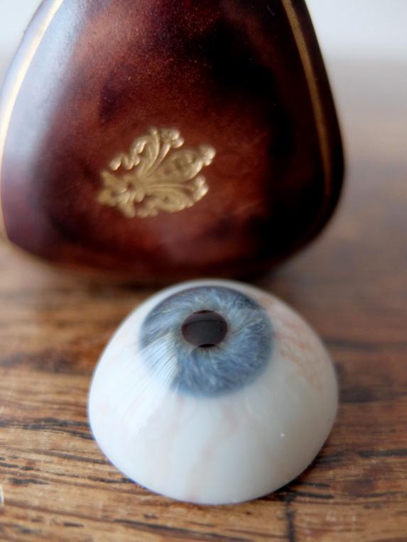 Prosthetic Glass Eye with Box (A0617-02)