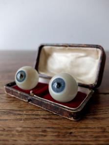 Prosthetic Glass Eyes with Case (2 pcs) (F0518-99)