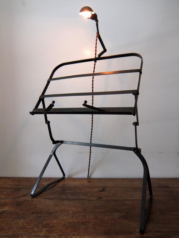 Book Stand with Lamp (A0715)