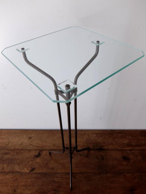 Display Stand with Glass (A0818)