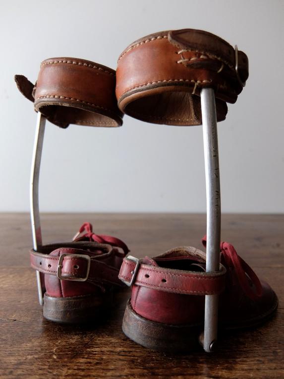 Child Shoes with Leg Calipers (B0917)