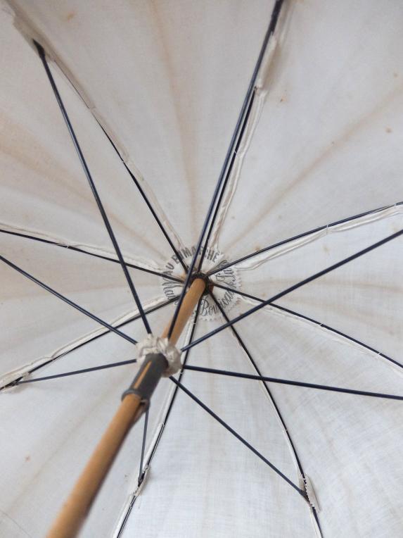 Antique Umbrella (A0822-02)