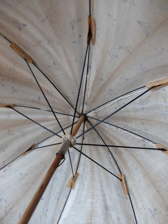 Antique Umbrella (A0822-03)