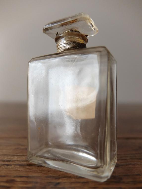 Perfume Bottle (B1017)