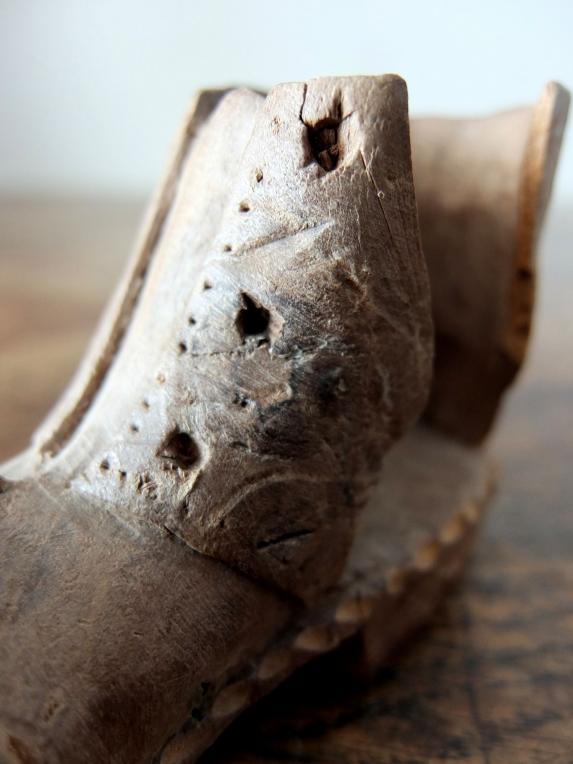 Wooden Shoe (A1014)