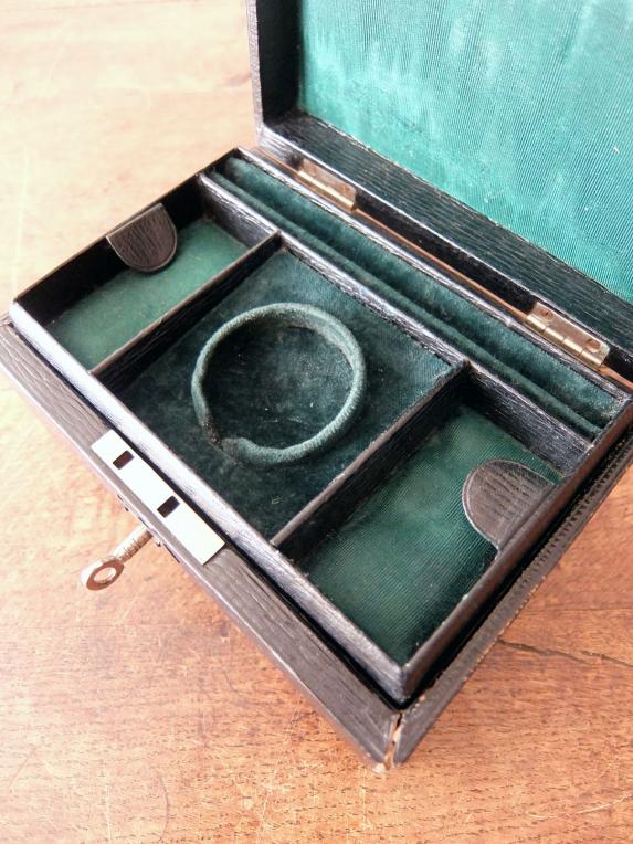 Antique Jewelry Case (A1123)