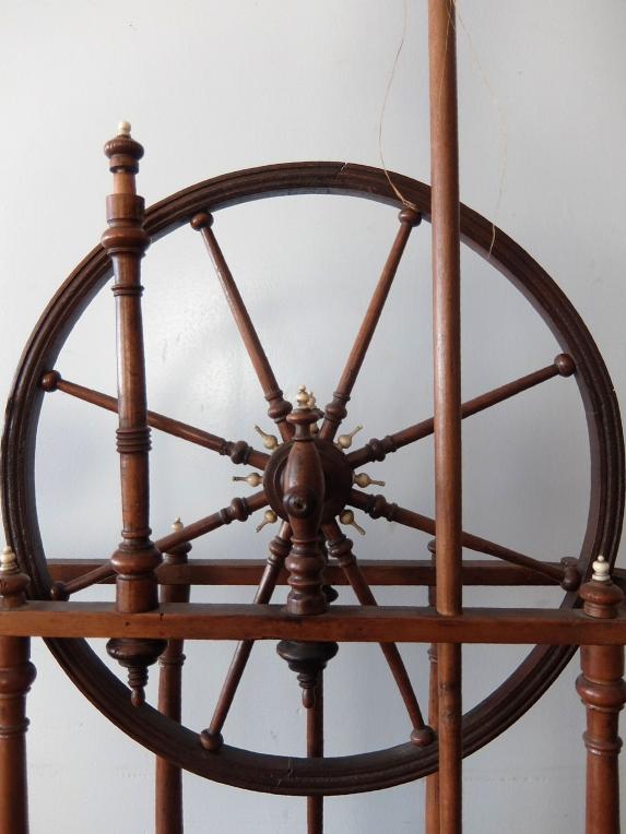 Spinning Wheel (A1123)