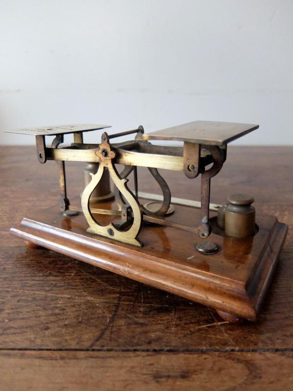 Letter Scale (A1122)