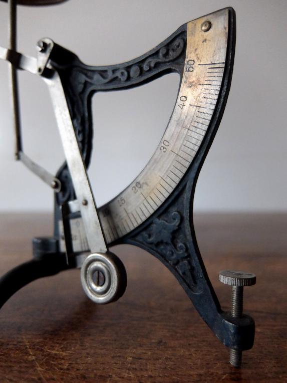 Letter Scale (A1223)