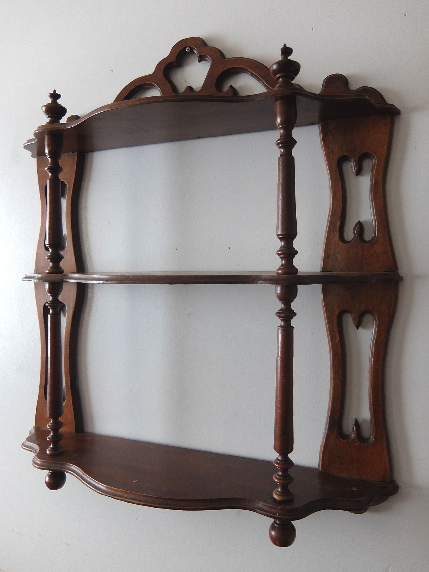 French Wall Shelf (B1025)