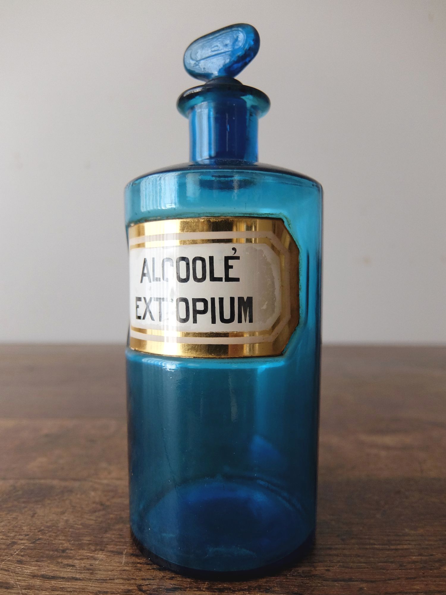 Medicine Bottle (A0419-02)