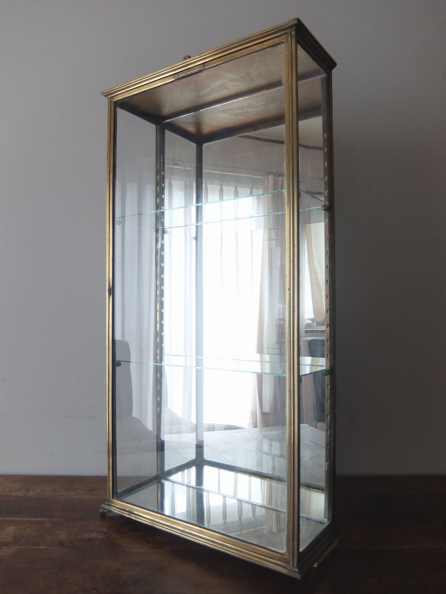 Brass Showcase (A0724)