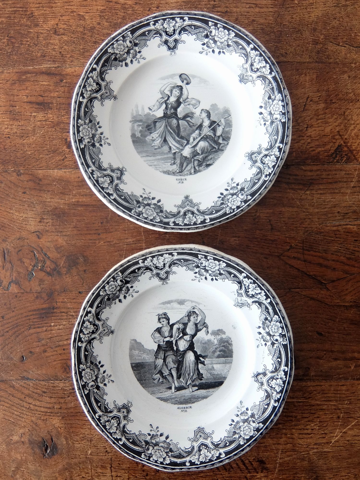 Creil et Montereau Grisaille Plate (A1124-02)