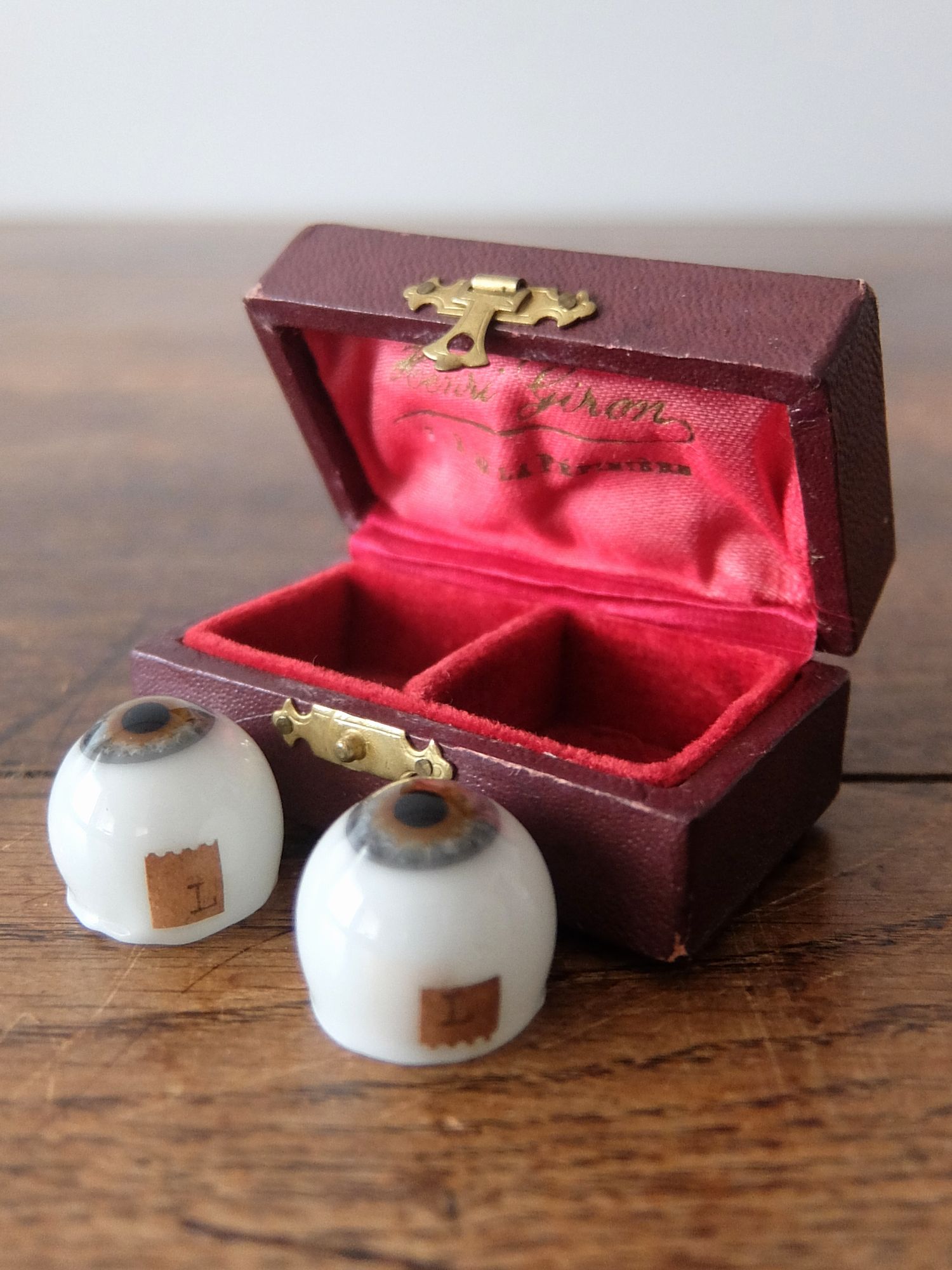 Doll Eyes with Case (A0625)