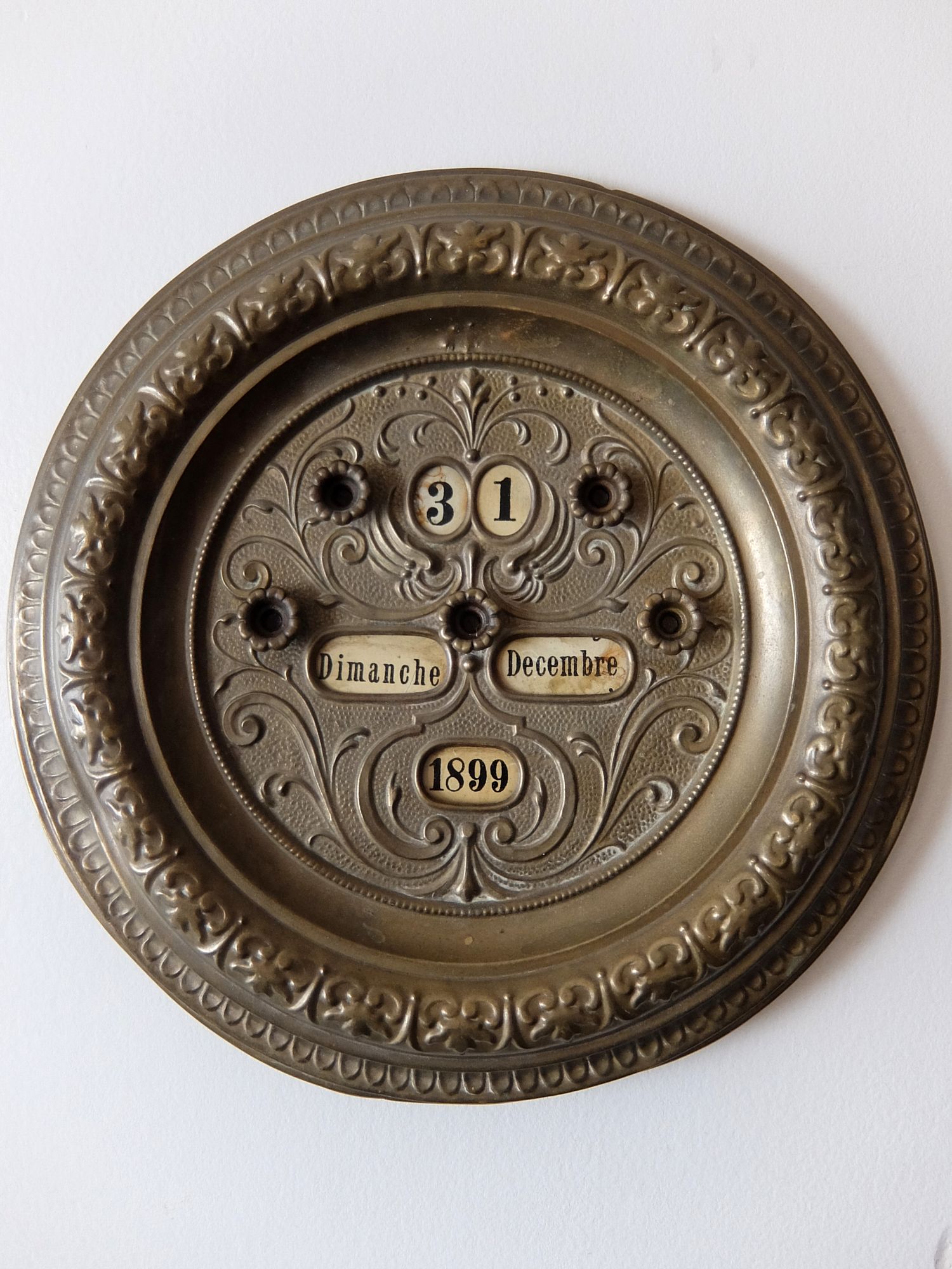 Perpetual Calendar (A1222)