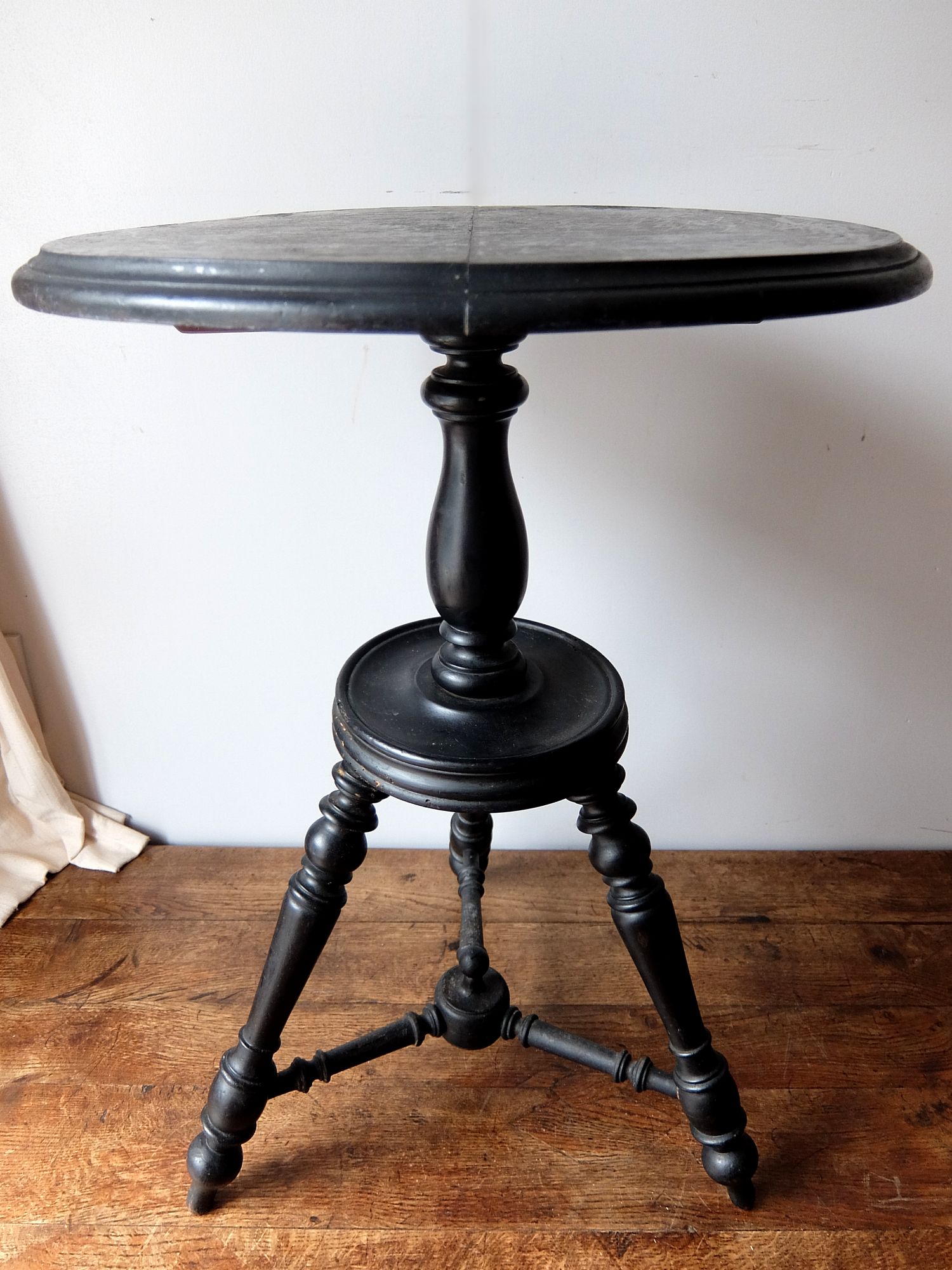 Table Napoleon Ⅲ (A0516)