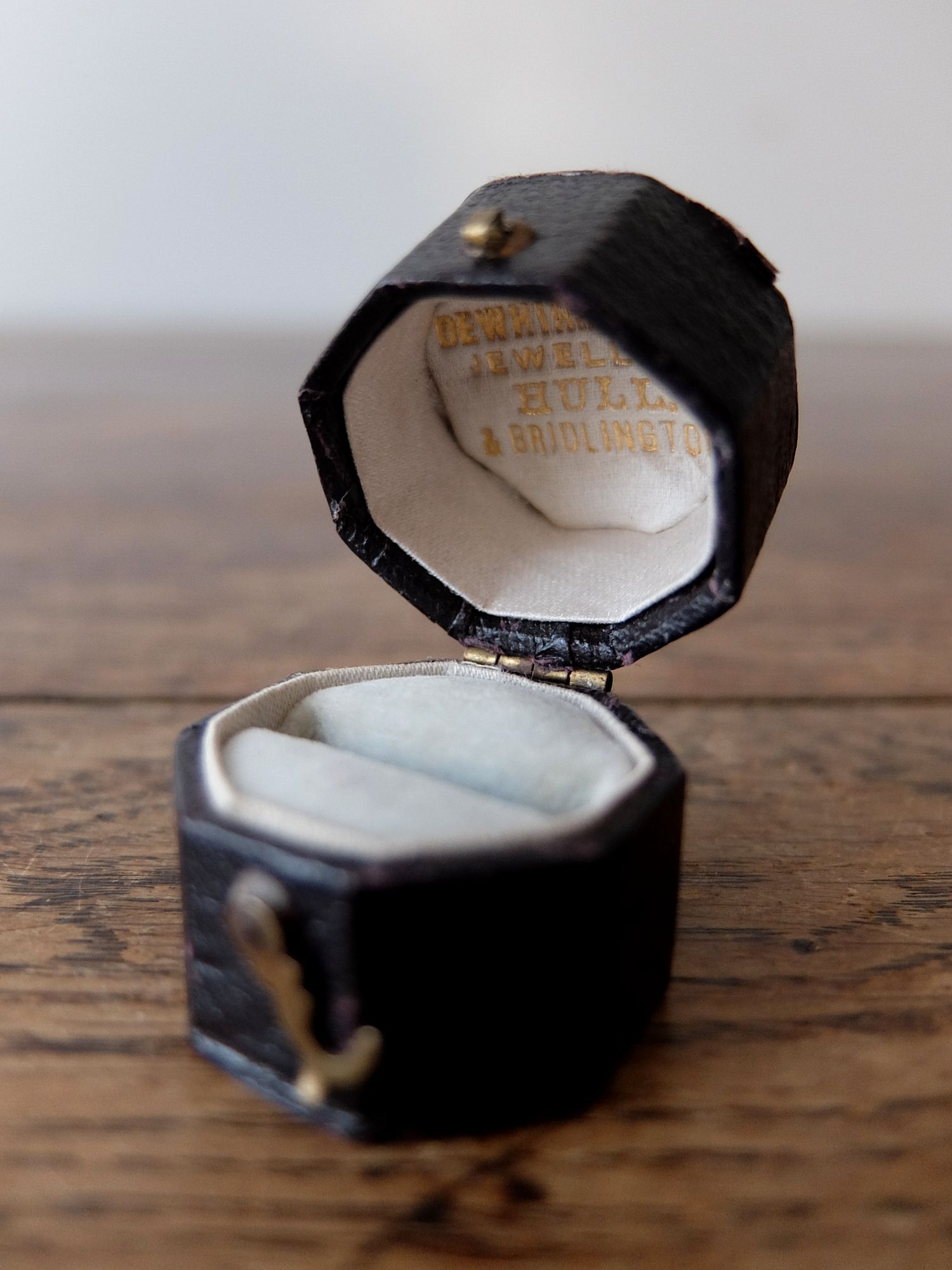 Antique Jewelry Box (D0219-01)