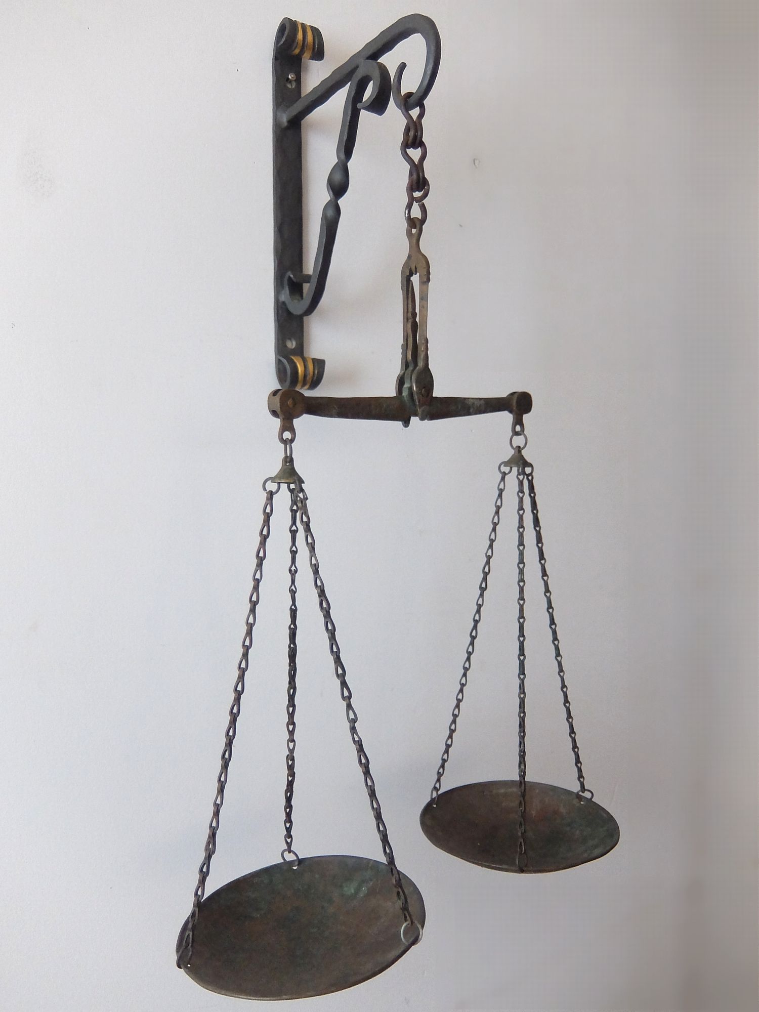 Balance & Bracket (A0625)