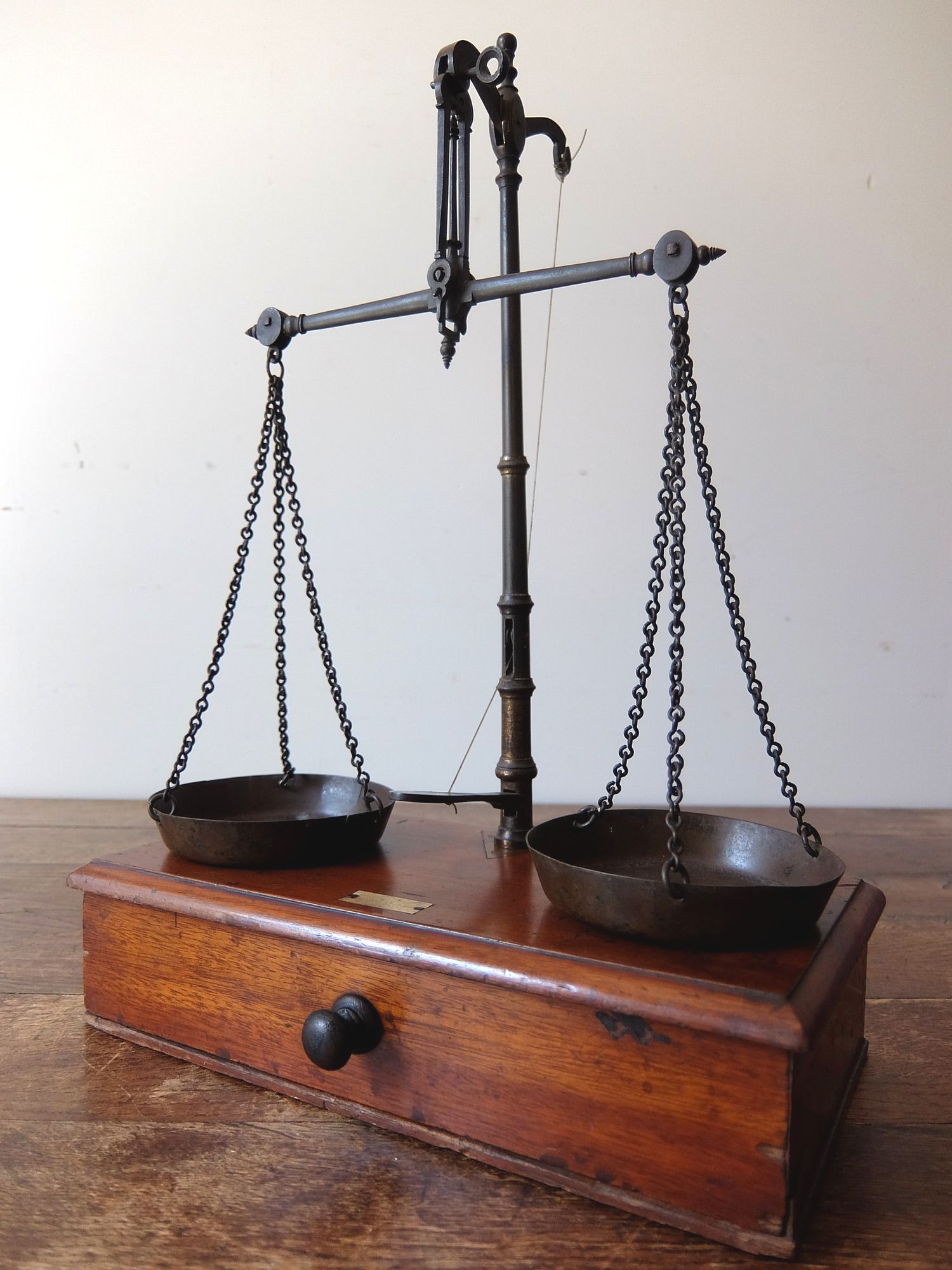 Jeweler's Scale (A0517)