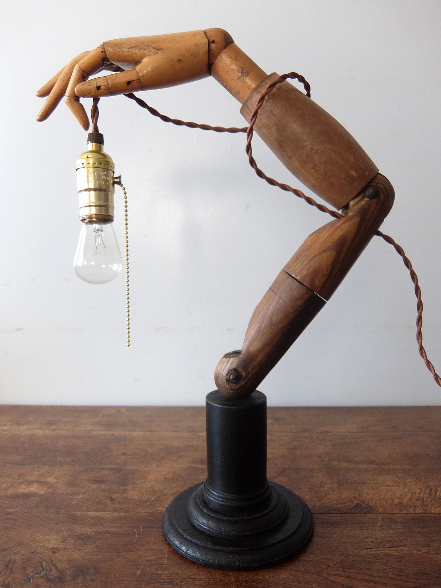 Mannequin's Desk Lamp (A0525)