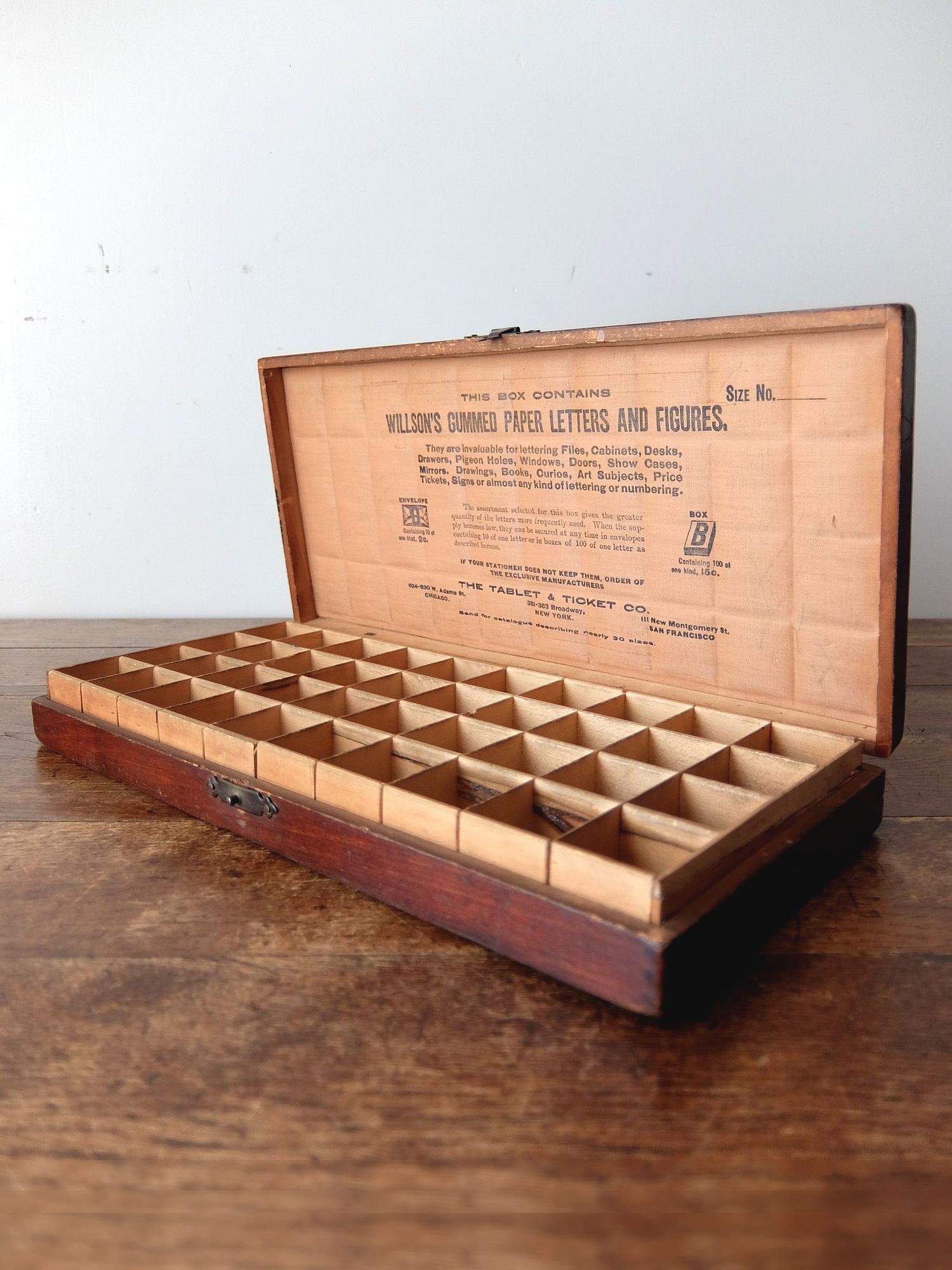 Dovetailed Wooden Case (A0218)