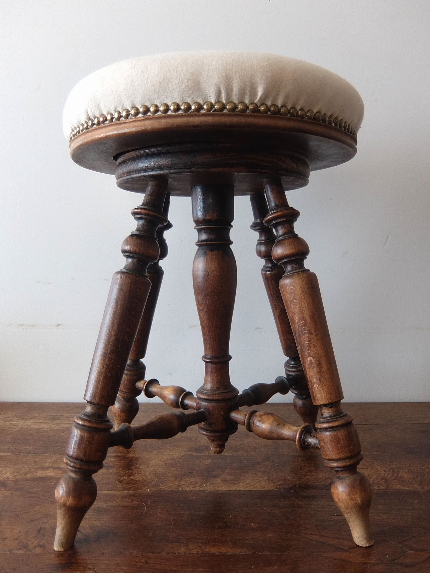 French Stool (B0525)