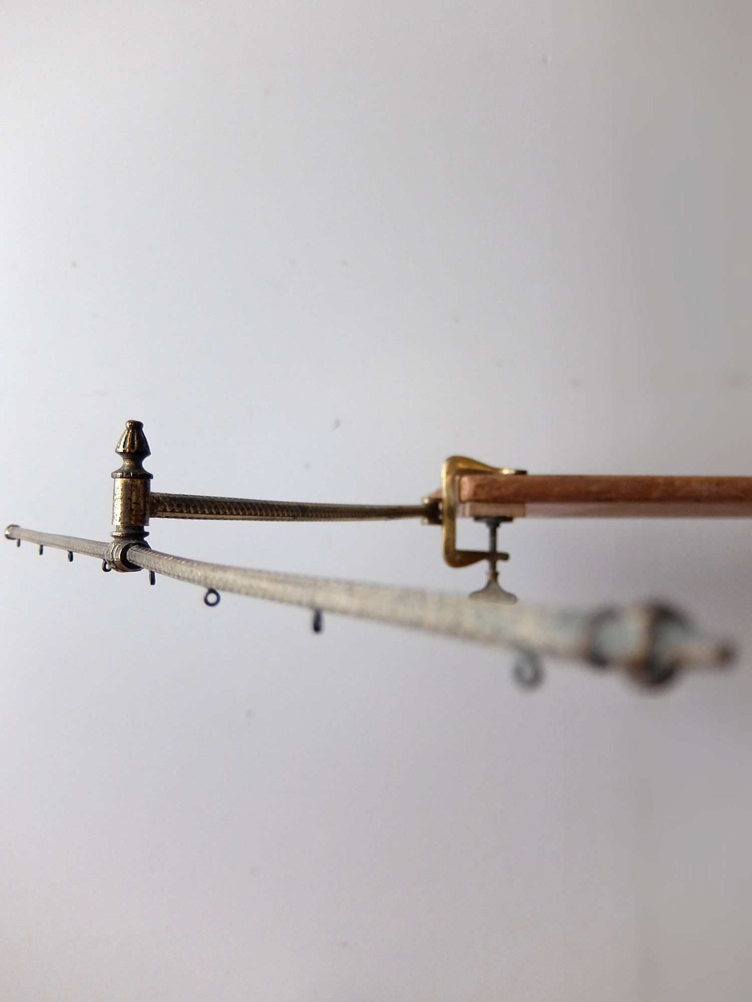 Adjustable Brass Holder (B0118)