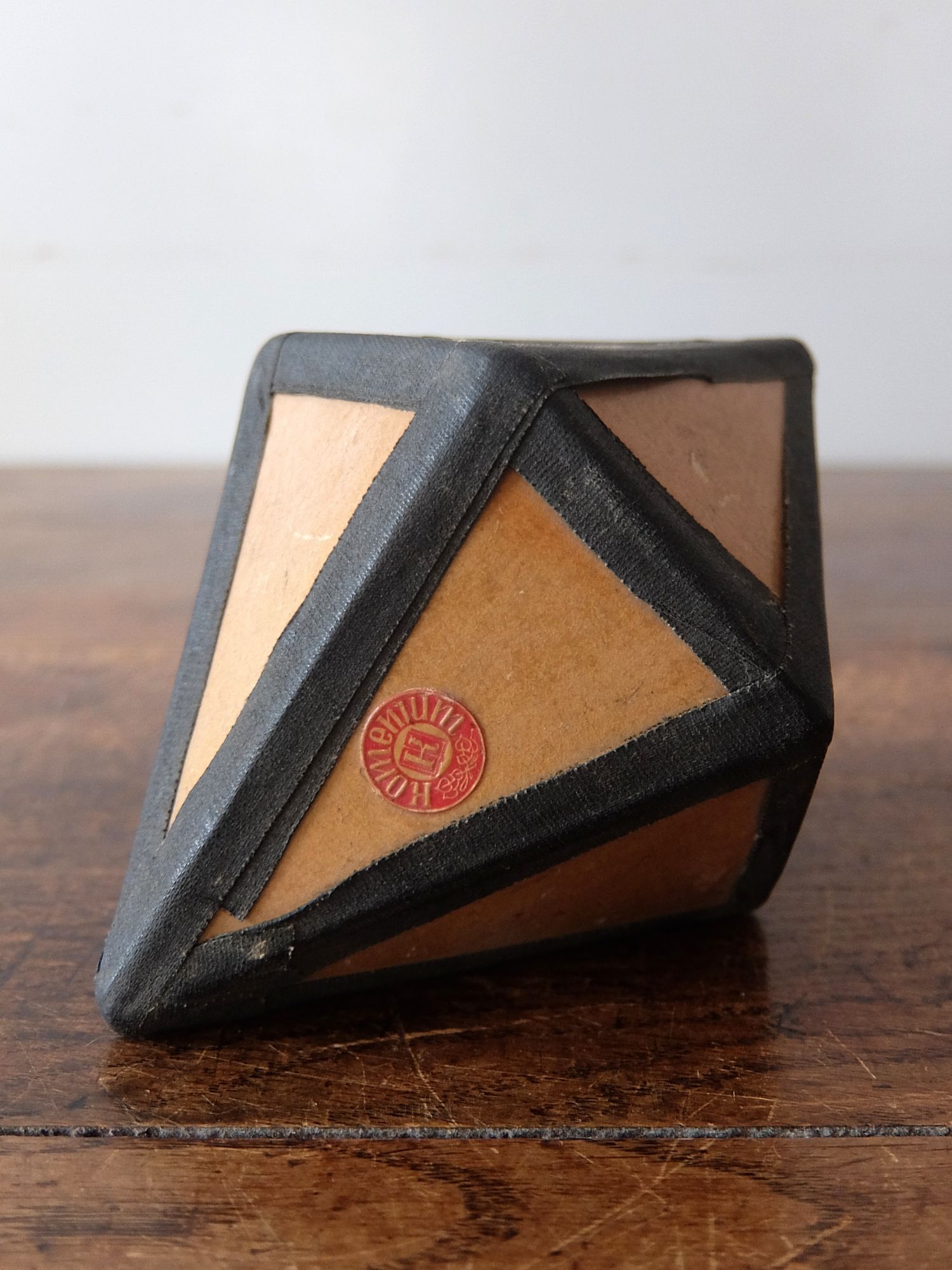 Crystal Model (A1025)