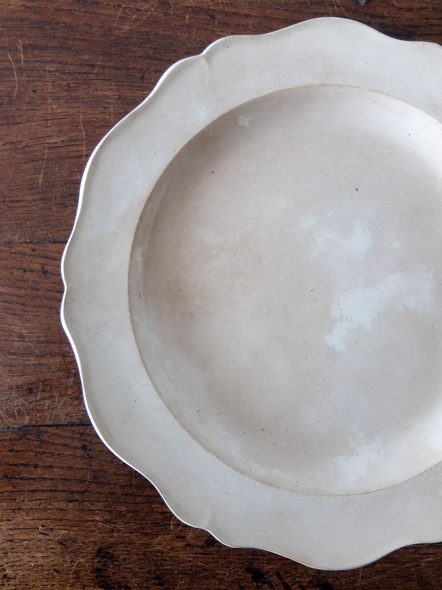 Montereau Faience Fine Plate (A1025)