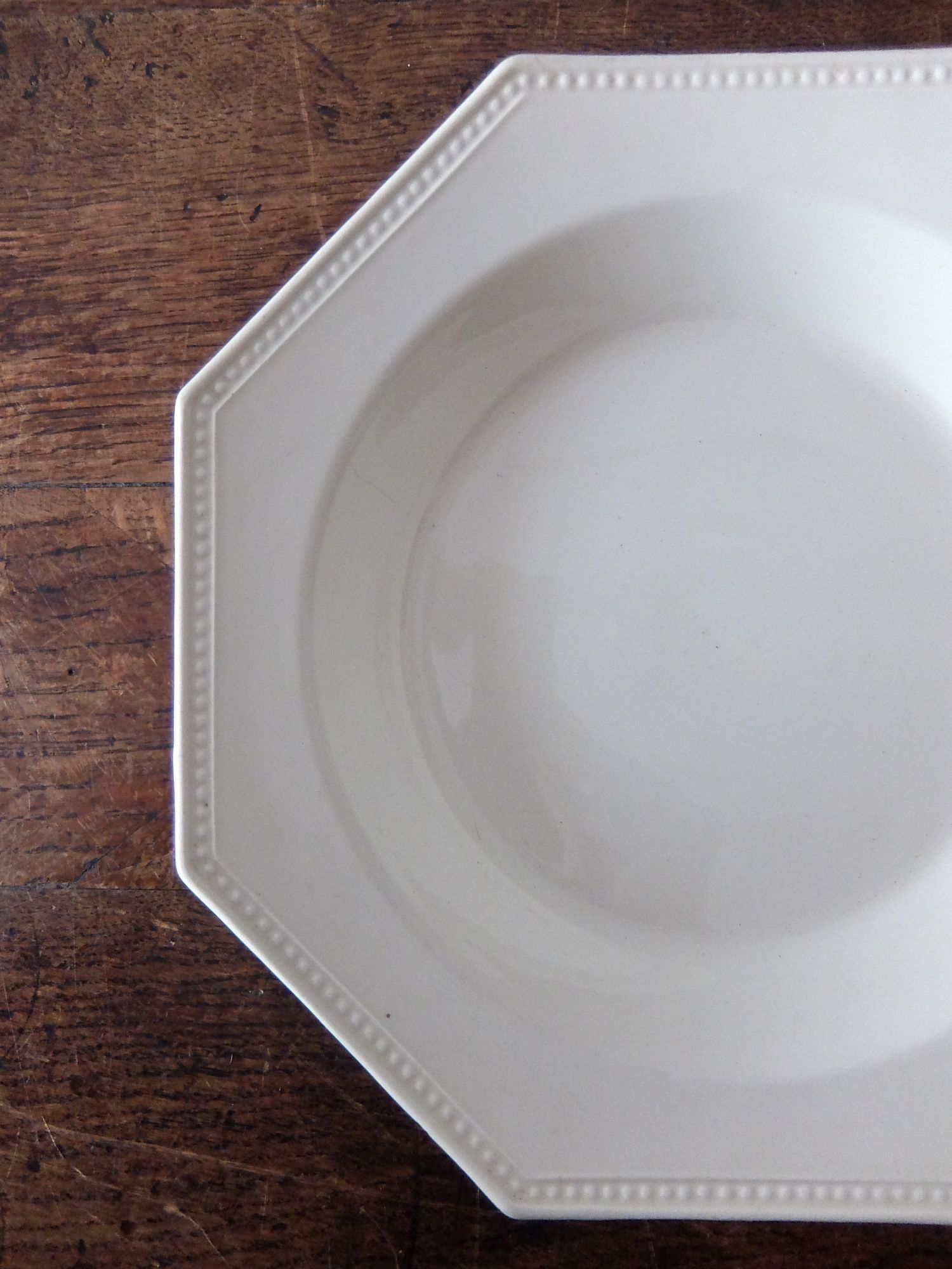 Montereau Octogonal Plate (C1025)