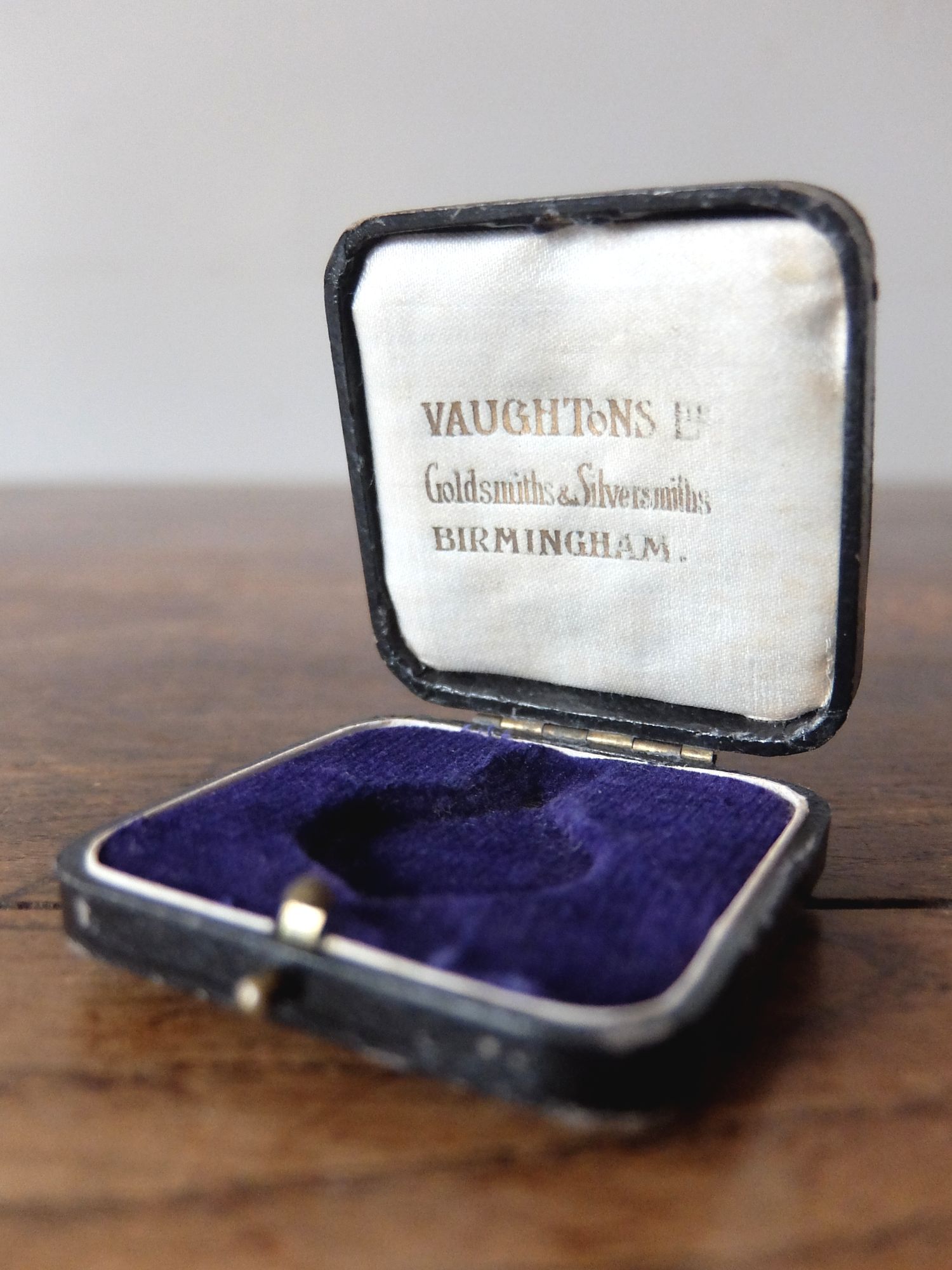 Antique Jewelry Box (C1222-01)