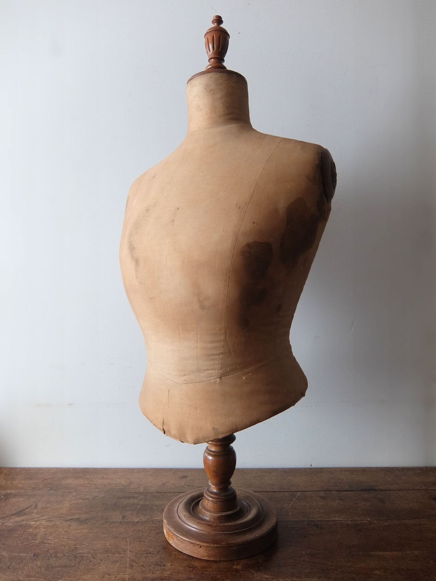 Table Torso (A1025)