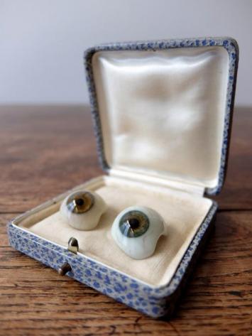 Prosthetic Glass Eyes with Box (B0917-01)