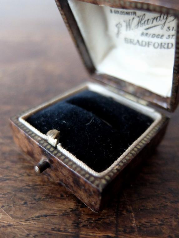 Antique Jewelry Box (F1222-01)