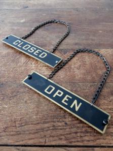 Open/Closed Sign (A1218)