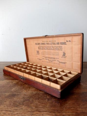 Dovetailed Wooden Case (A0218)